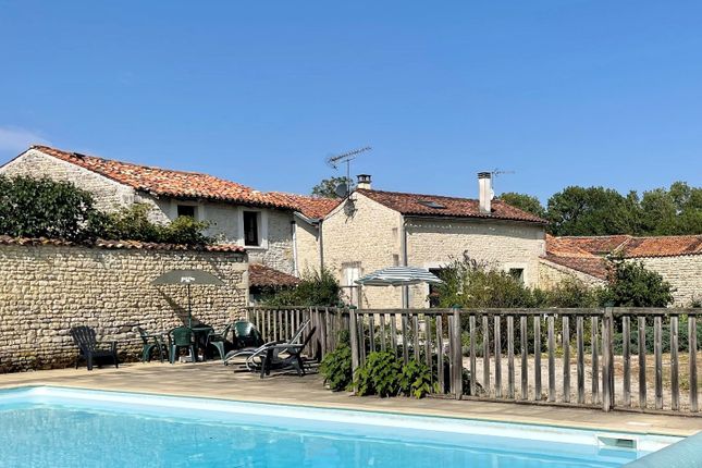 Property for sale in Le Gicq, Charente Maritime, France