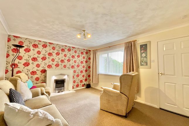 100 Ness Grove, Stoke-On-Trent photo 2