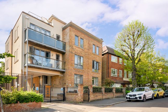8 Hartington House, Ealing photo 2