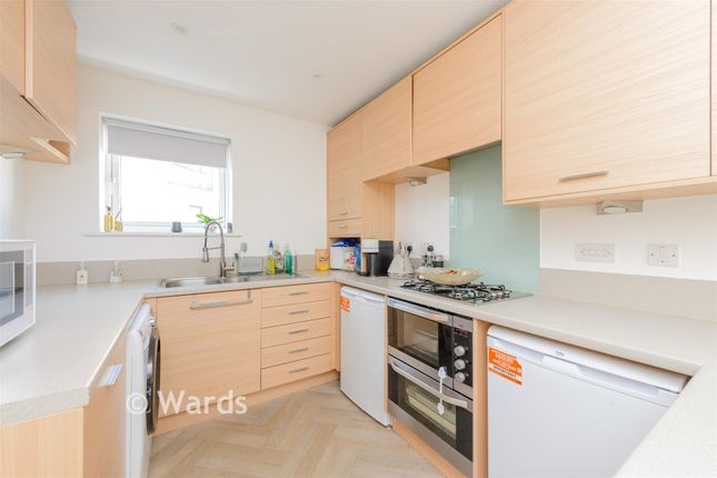 3-bed house on 16, Brambling Close, Greenhithe, £475,000