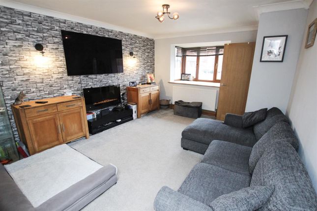 37, Challenger Drive, Doncaster photo 2