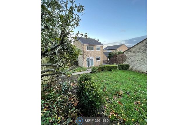 Longlands Bank, Thongsbridge, Holmfirth photo 2