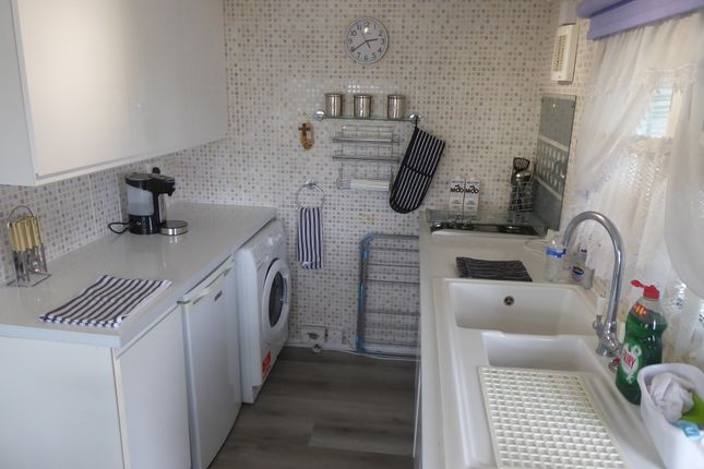 6, Kingsmead Park, Allhallows, Rochester photo 2
