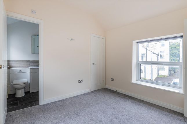 Rawden Place 1, 2-8.Jpg
