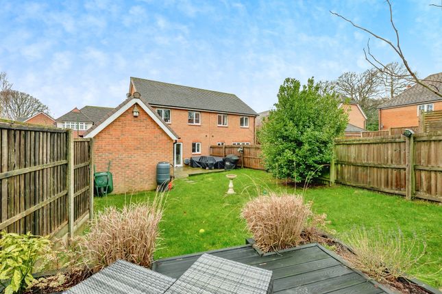 2, Whalebone Wood Road, Crawley photo 2
