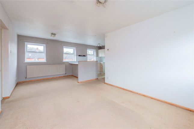 26, Fieldfare Way, Telford photo 3