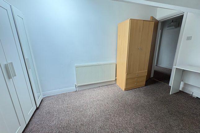74, Duckworth Lane, Bradford photo 3