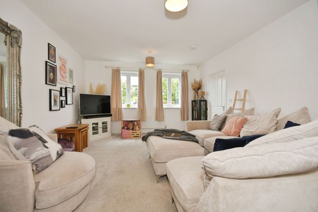 1, Otterhole Close, Derbyshire photo 4