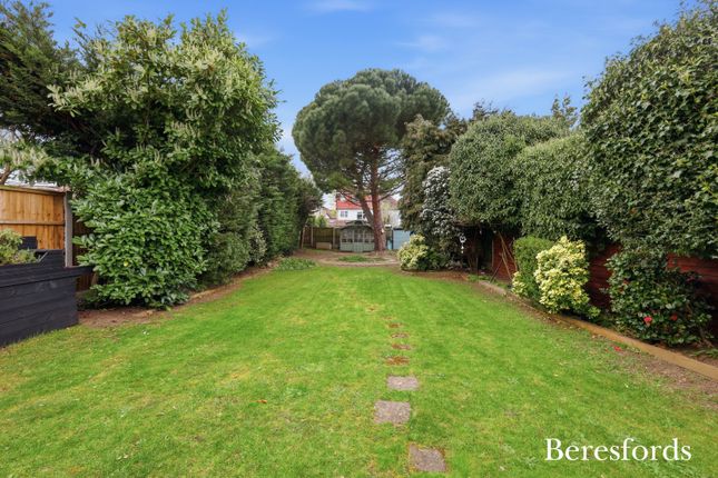 106, Corbets Tey Road, Essex photo 2