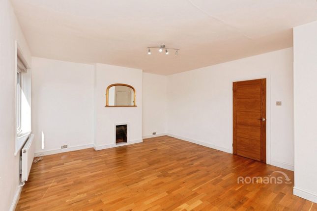 10A, The Parade, Camberley photo 2