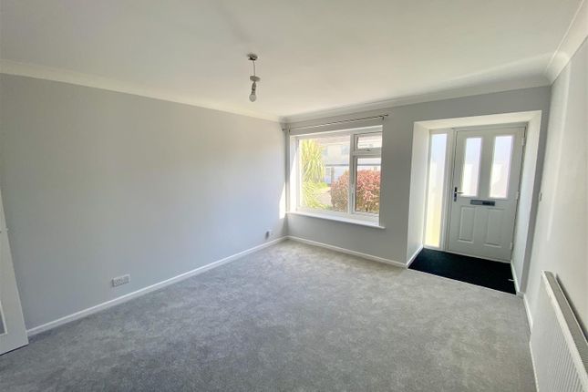 21, Merrow Avenue, Poole photo 3