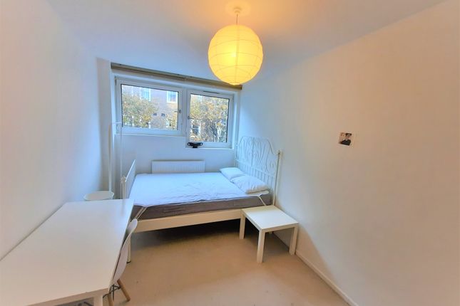 Flat to rent in Dodson Street, London