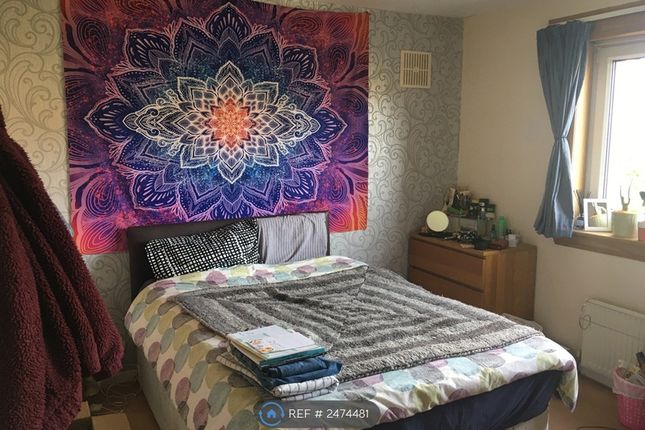 Bedroom With Street View