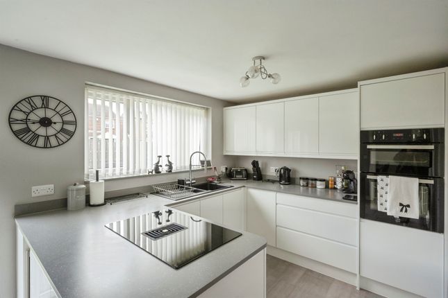 5, Kingsmede, DONCASTER photo 3