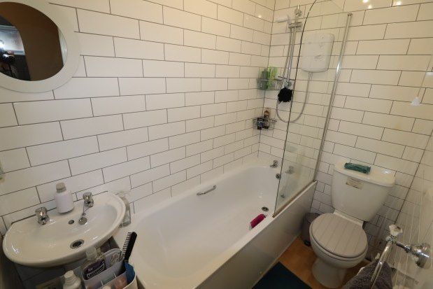 Flat to rent in Hutton Road, Brentwood