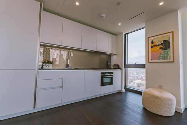 Thumbnail Flat to rent in Damac Tower, Vauxhall, London