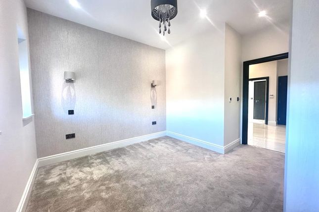 9 Bergamont House, 52 Rowantree Road, Enfield photo 4