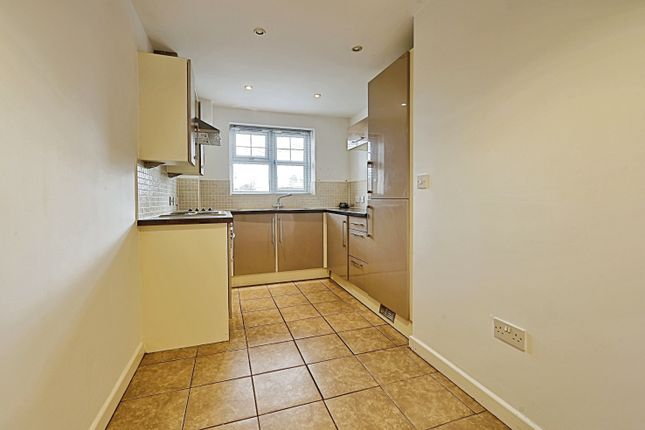 4, Stone Bridge Court, 2, Farnley Crescent, West Yorkshire photo 4