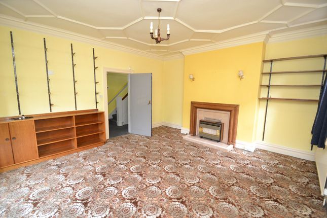 470 Leeds Road, Thackley photo 4