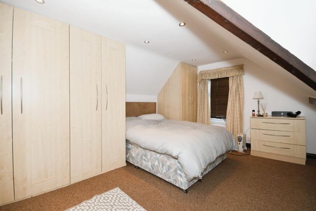 Flat 5 - Bedroom 01.Jpg