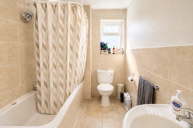 141 Whitefields Road, Waltham Cross photo 5