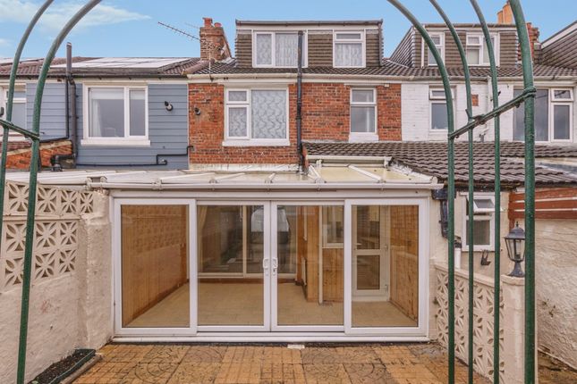 87, Magdalen Road, Portsmouth photo 2