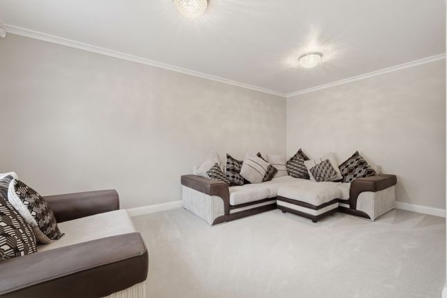 8 Rawlinson Chase, Halstead photo 3