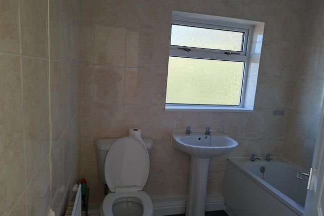 Barthomley Crescent, Crewe photo 5