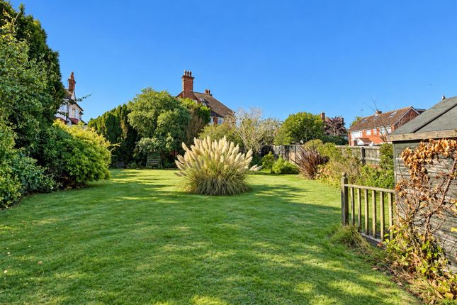 21, Ashburnham Gardens, Eastbourne photo 3