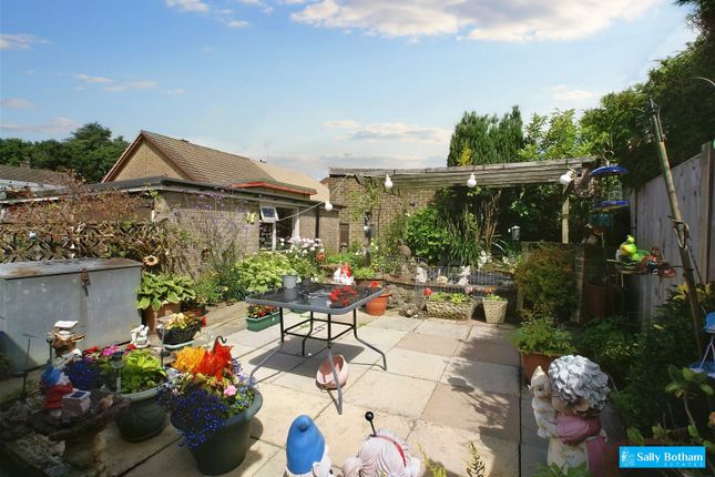 Terraced house for sale in Wolds Rise, Matlock