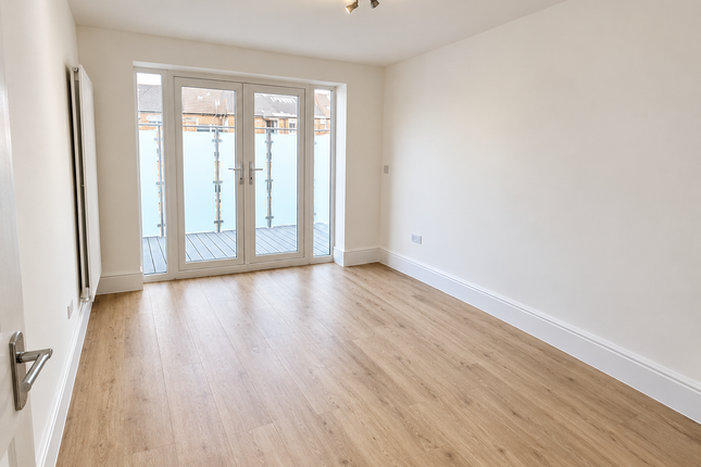 25 Percy Road, 25 Percy Road W12 9PX, London photo 3