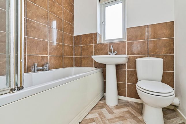 27, Sorrel Drive, West Midlands photo 4