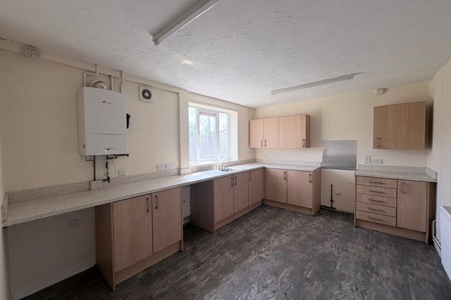 24, Bishop Road, Calne photo 3