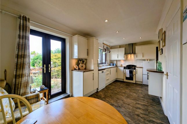 1, Plane Tree Close, Worcestershire photo 3