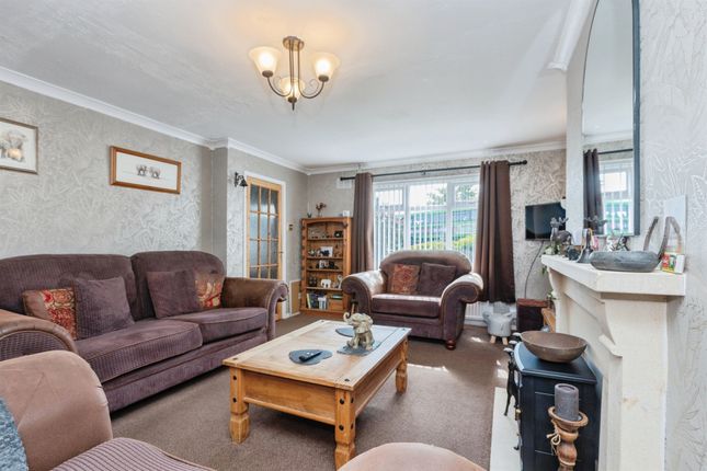 40, Monmouth Drive, Leicester photo 4