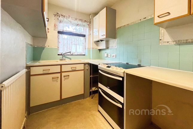 23, Alder Close, Aldershot photo 4