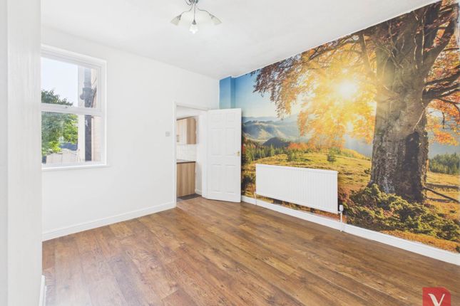 14, Jubilee Street, Luton photo 3