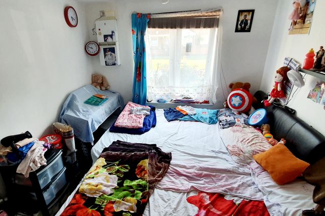 46, Blackburn Way, Hounslow photo 5