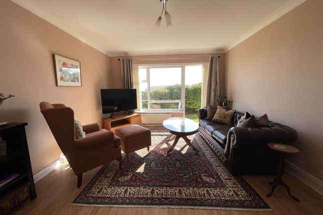 Flat 24, Dolphin Court Cliff Road, Eastbourne photo 3