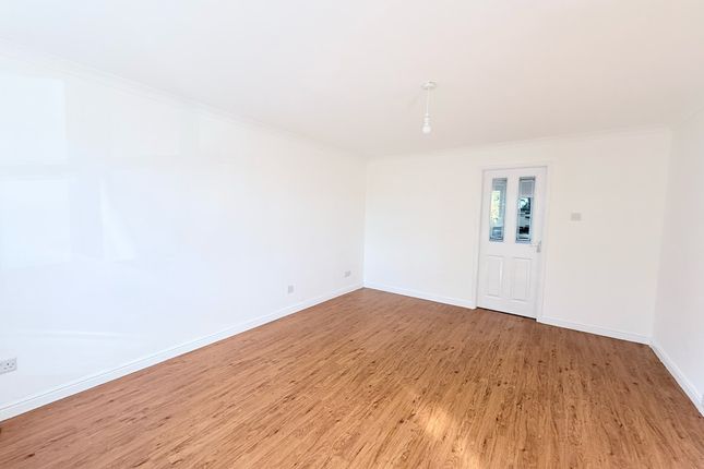 9, Bell court , Falklrk  photo 3