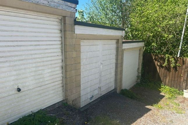 Studio parking on Garage, ,, The Farm, CORSHAM, £8,000