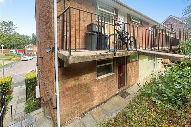 18, Valleyside, SWINDON photo 5