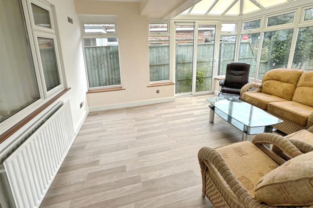 4, Mills Drive, Lowestoft photo 4