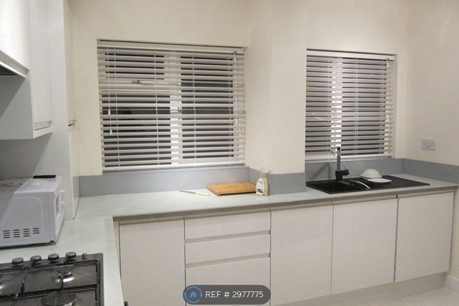 Finborough Road, Ground Floor Flat, London photo 3