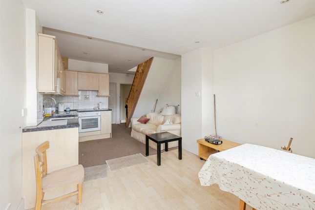 8, St. Marys Road, Watford photo 2