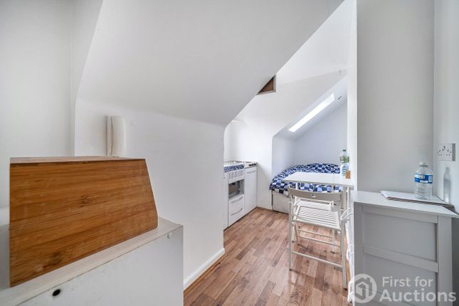 Flat 12A Foley Hall, 58-60, London Road, Berkshire photo 2