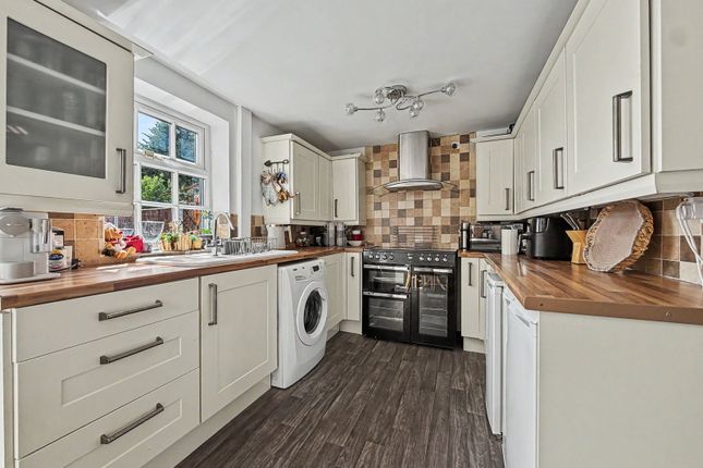 2, Savernake Road, Leicester photo 3