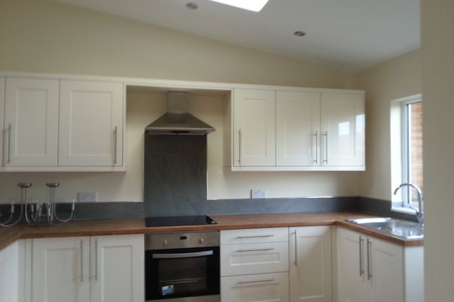 8, Warris Close , Kimberworth park, Rotherham photo 4