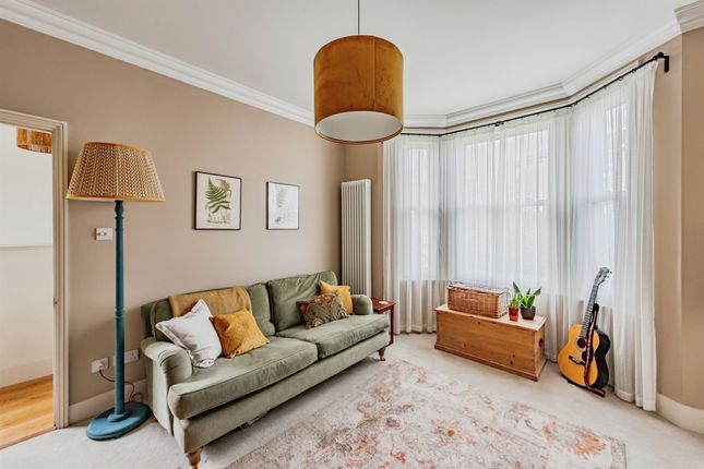 41, Earlswood Road, Redhill photo 3