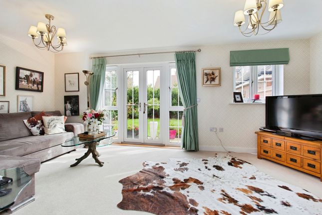 19 Millpond Lane, Horsham photo 2